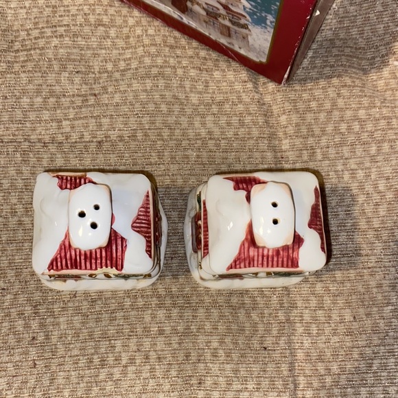 NWT Vintage Windsor Collection Salt & Pepper Set - Picture 2 of 14